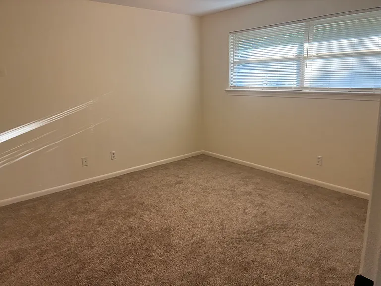 4607 Fall Creek Rd — Photo 4