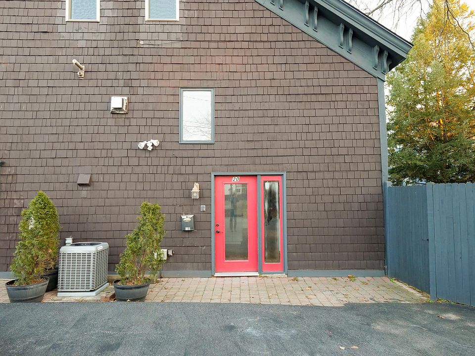 1st image of 99 Woodlawn Ave #3