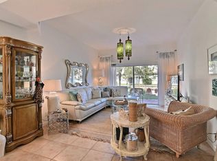 512 7th Sq APT 102, Vero Beach, FL 32962