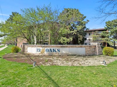 990 Perrie Dr APT 201, Elk Grove Village, IL, 60007