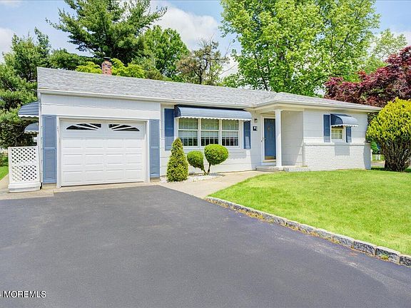 3rd image of 1 Millbrook Drive