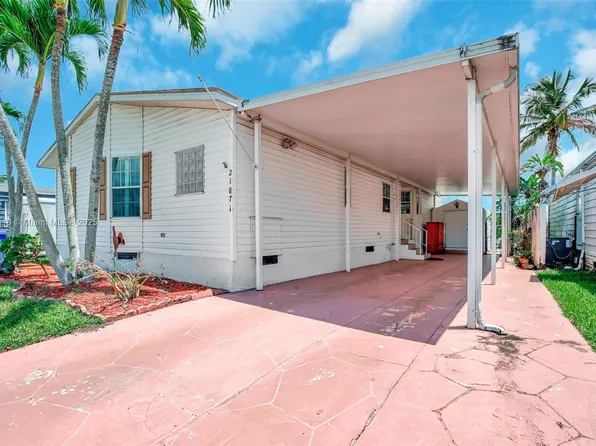 21871 S Heritage Cir, Pembroke Pines, FL 33029