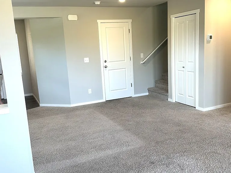 18505 Alpine Way E — Photo 5