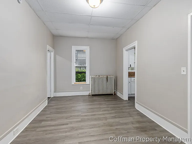 1545 Queen Ave NE — Photo 9
