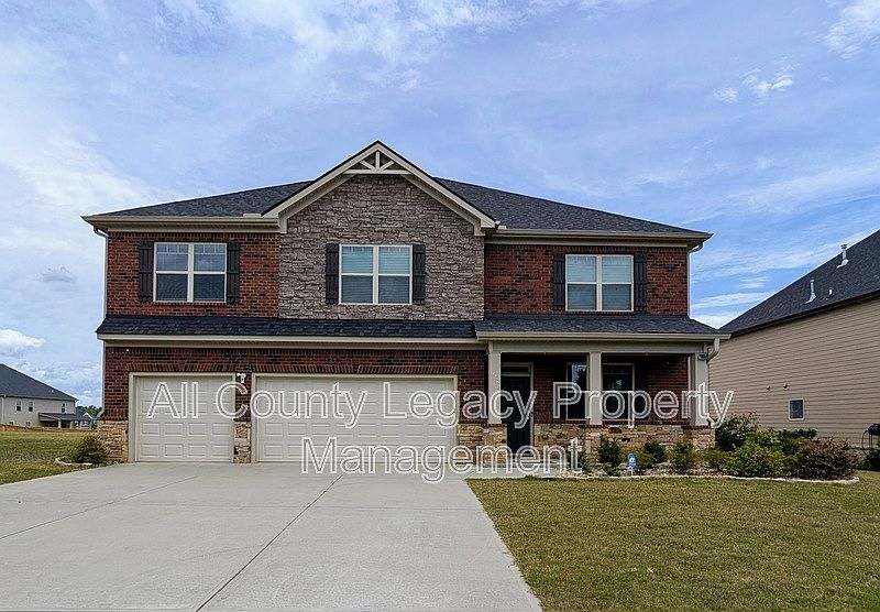 1st image of 928 Blue Juniper Cir