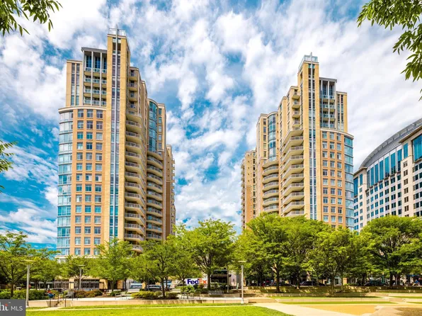 11990 Market St Unit 702, Reston, VA 20190