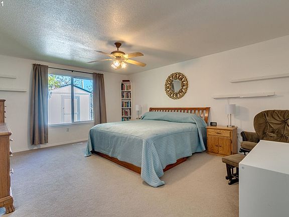 3rd image of 18518 SE 20th Way
