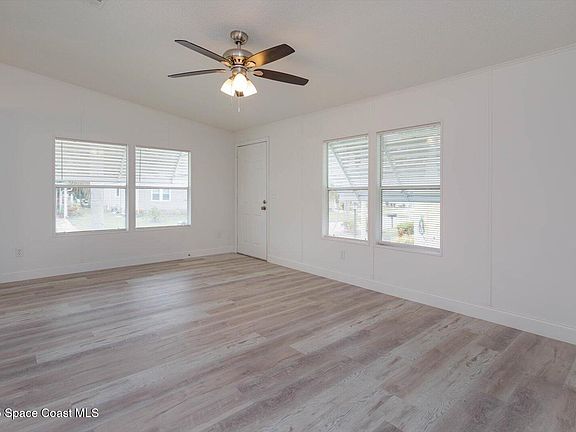 3rd image of 355 Dolphin Cir