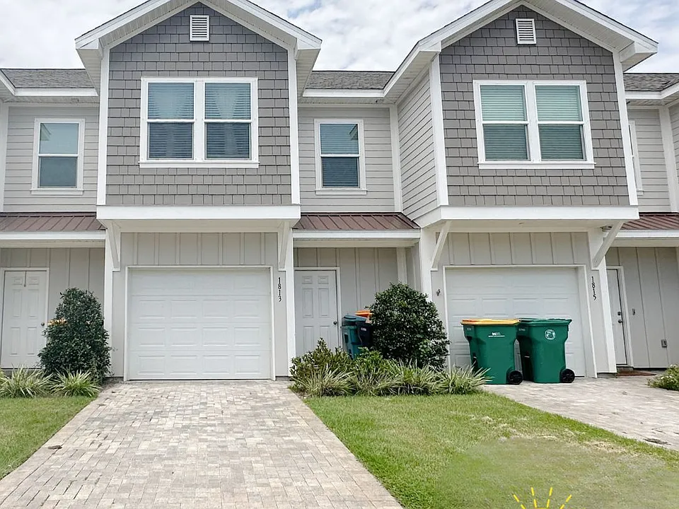 1813 Stable Ln