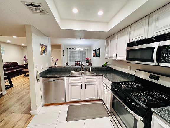 4th image of 2447 Huntington Dr APT 8