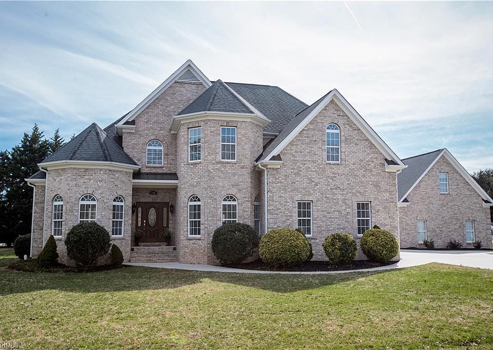 1st image of 8501 Blackstone Dr