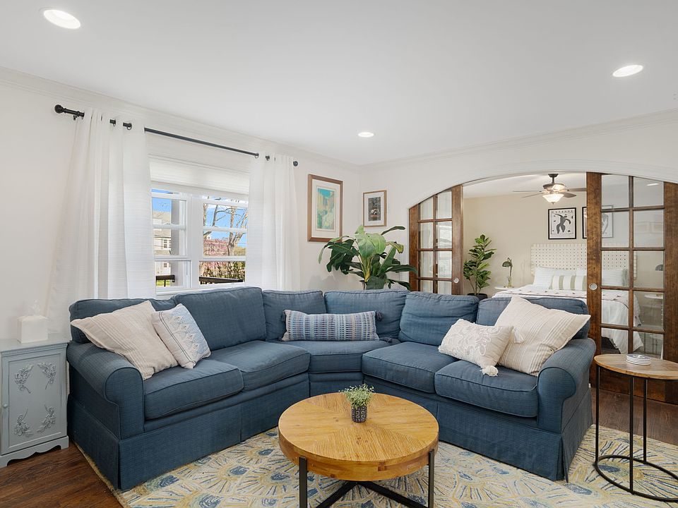 1st image of 70 Carroll Ave Unit 706