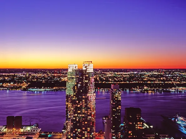 450 West 42nd Street image 23 of 23