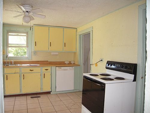 3rd image of 304 West St
