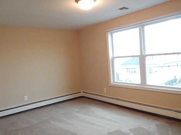 4th image of 241 Balchen St