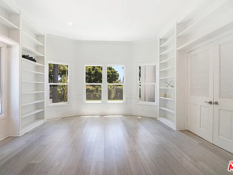 508 N Canon Dr — Photo 11