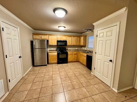 5th image of 1355 N Oakland Ave #6