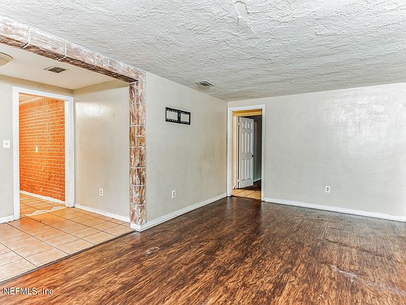 4th image of 9037 8TH Avenue
