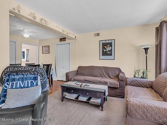 5th image of 112 Cedarwood Dr