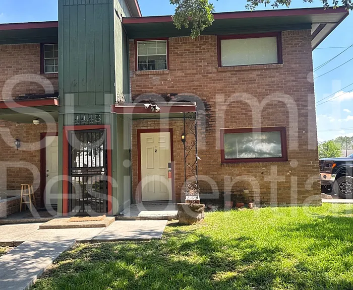 4445 Bell St #B — Photo 2