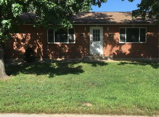 110 Clearwater Dr, Fenton, MO 63026