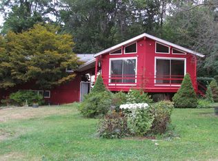 16 Scenic Dr, Hyde Park, NY 12538