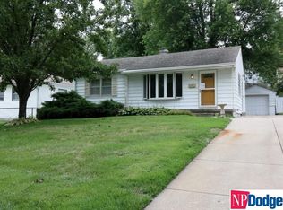 5623 Oak St, Omaha, NE 68106