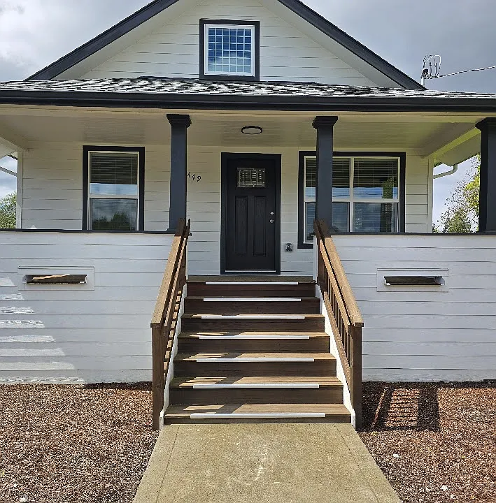449 SW Elmwood Ave