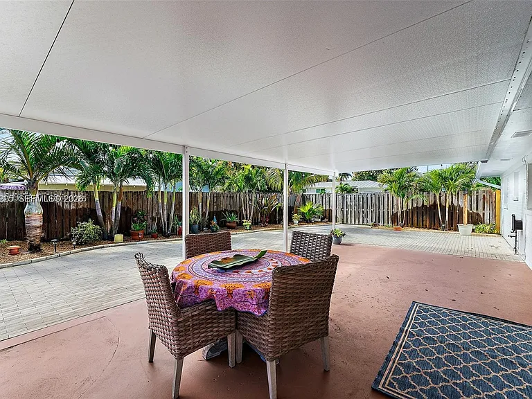324 Tequesta Dr — Photo 17