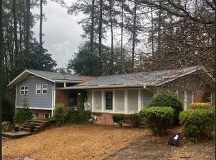 2224 Mirror Lake Dr, Fayetteville, NC 28303