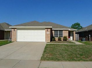7832 Whitney Ln, Fort Worth, TX 76112