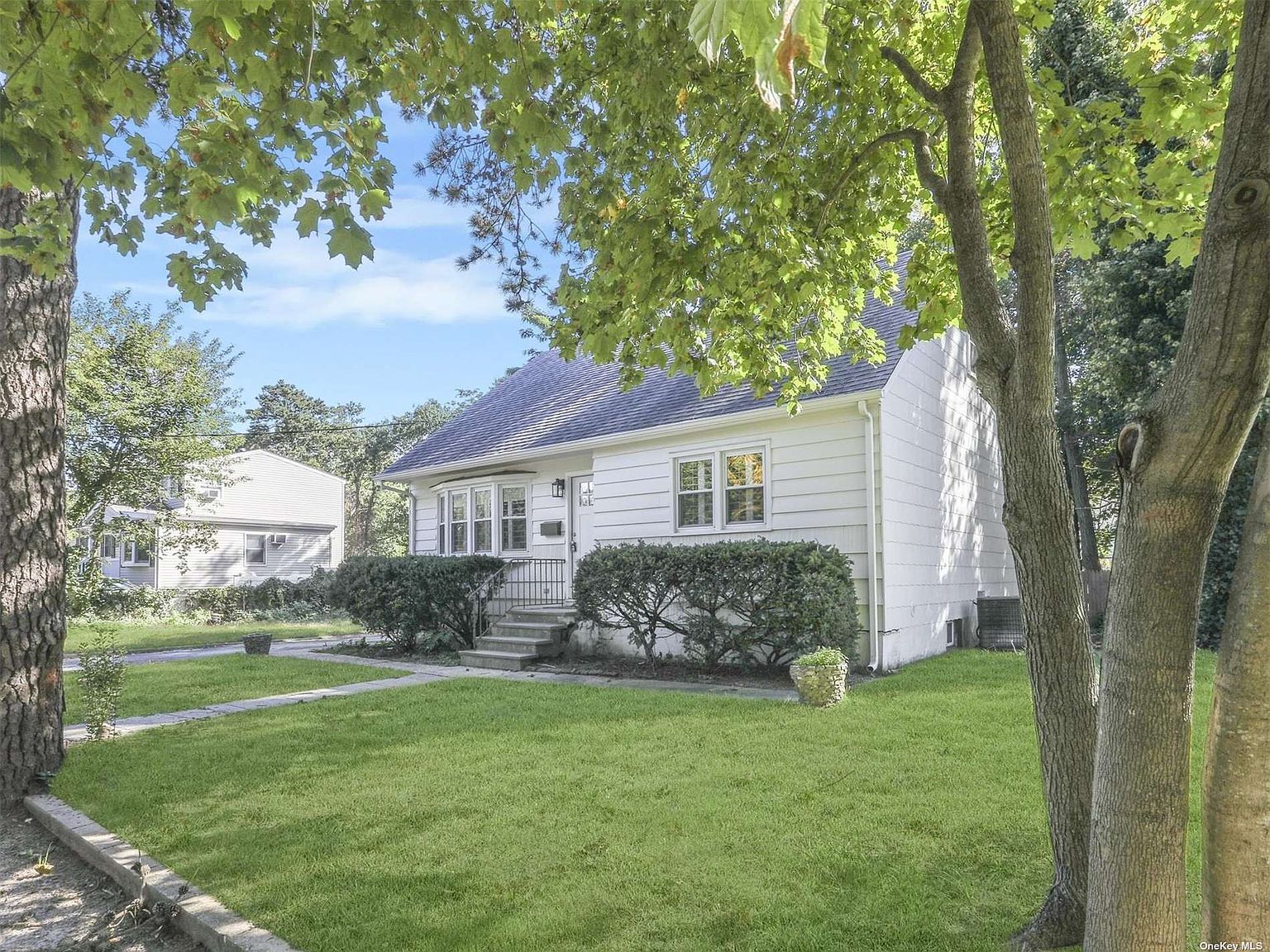426 W 4th Street, West Islip, NY 11795 MLS 3513742 Zillow