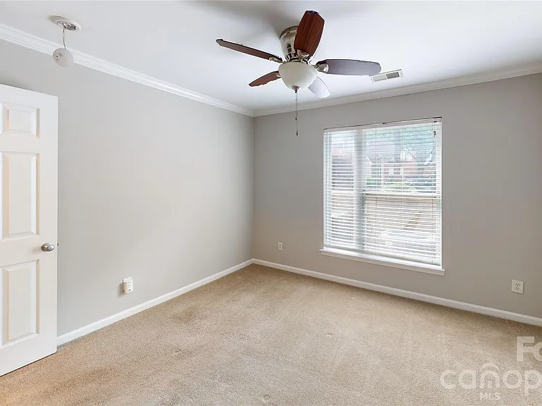 537 Donatello Ave — Photo 4
