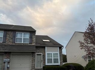 5619 Stonecroft Ln, Allentown, PA 18106