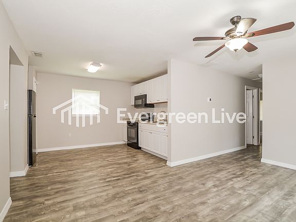 4th image of 125 Pine Island Dr
