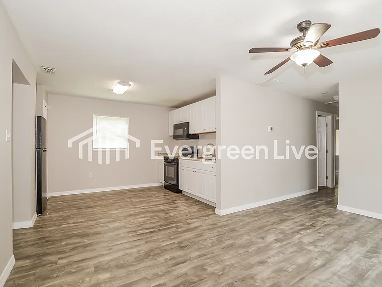 125 Pine Island Dr — Photo 4
