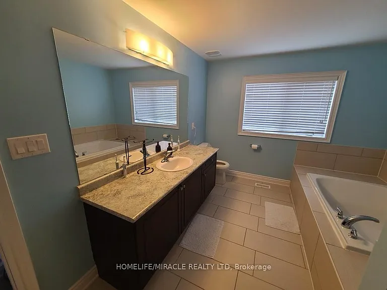 8054 Buckeye Cres — Photo 9