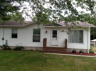 512 Aue Rd, Norton Shores, MI 49441