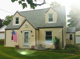 31 Errington Ter, Orchard Park, NY 14127