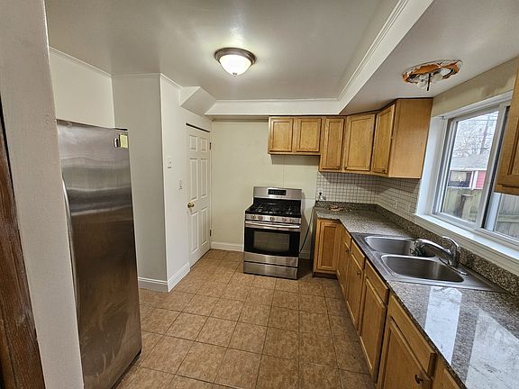2nd image of 29436 Grandon St