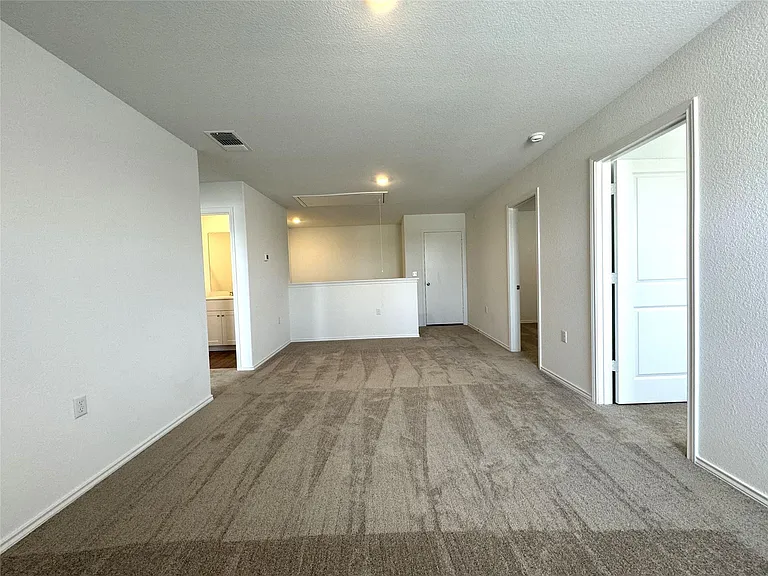 2720 Schwartz Ln — Photo 9