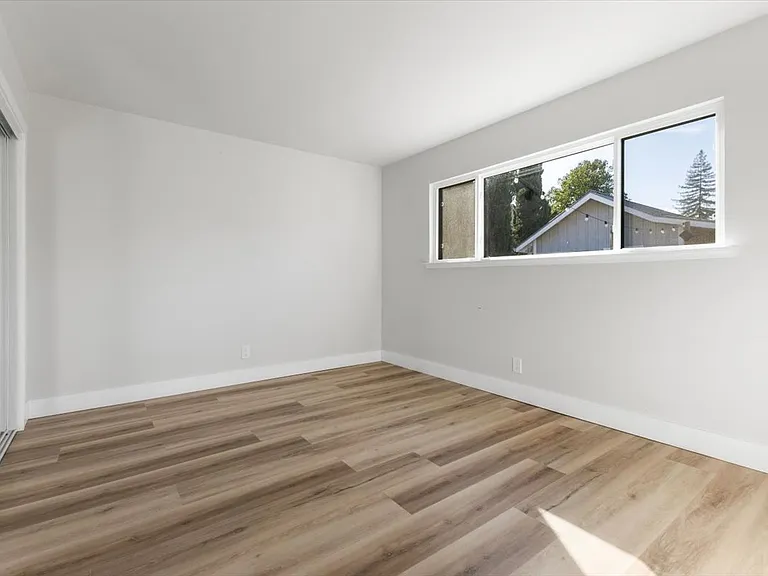 517 University St #C — Photo 8