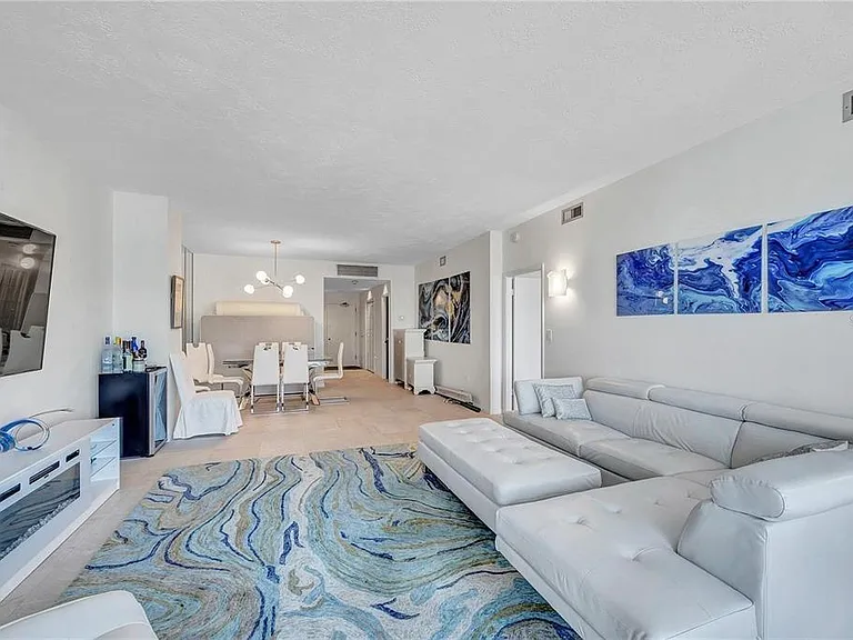 1 Beach Dr SE #1309 — Photo 7