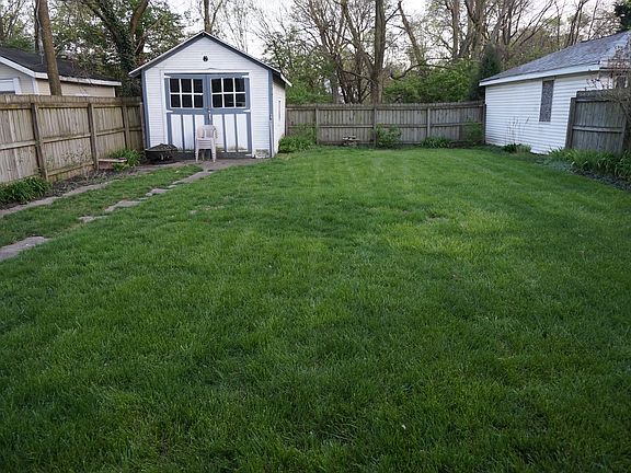 5th image of 2751 Markbreit Ave