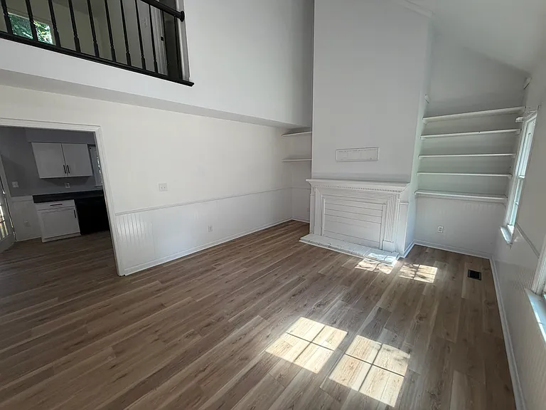 9412 Dominion Blvd — Photo 3