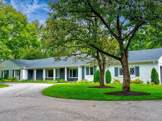 2830 Hoffman Ln, Riverwoods, IL 60015