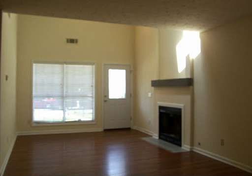 5th image of 1828 Commonwealth Dr