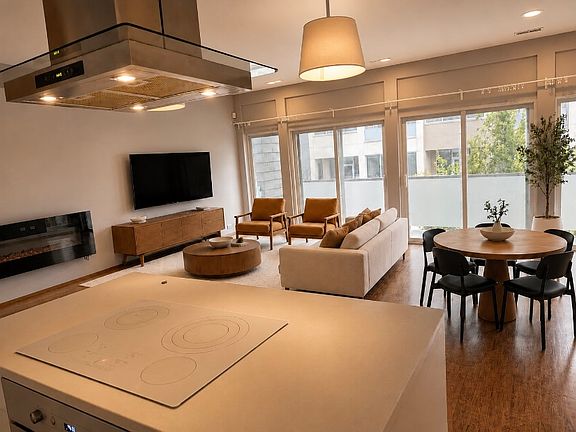 2nd image of 2704 W Armitage Ave #3