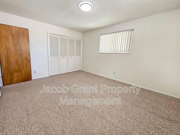 2134 Saint Clair Rd — Photo 7