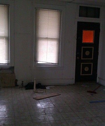 5th image of 5550 W Oxford St